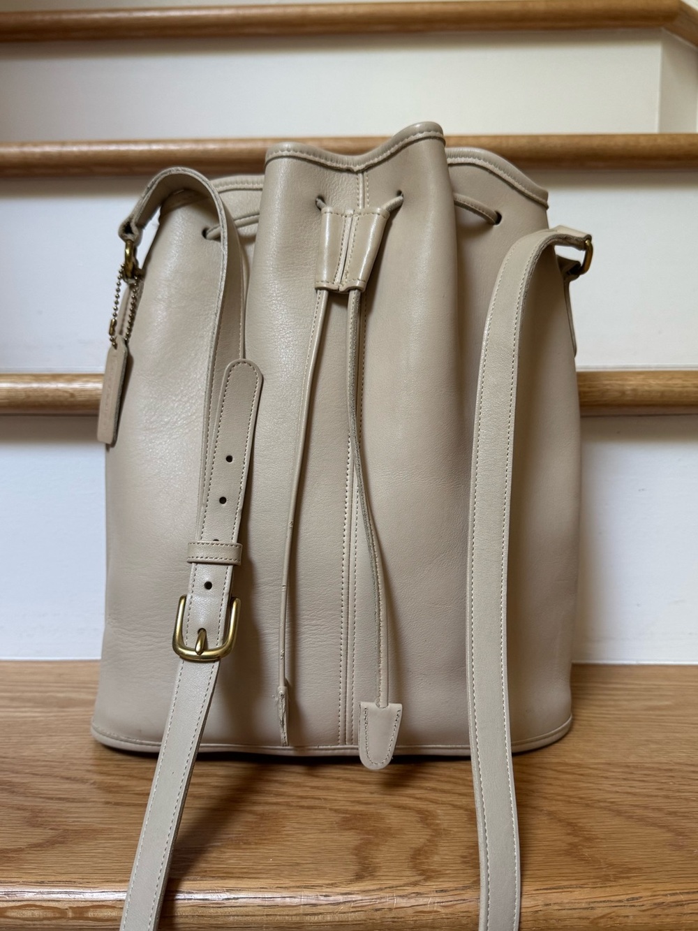 Vintage Coach Nicholas Drawstring 9946 in Bone Leather